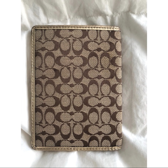 Coach Signature Passport Holder Bundle - Picture 4 of 8